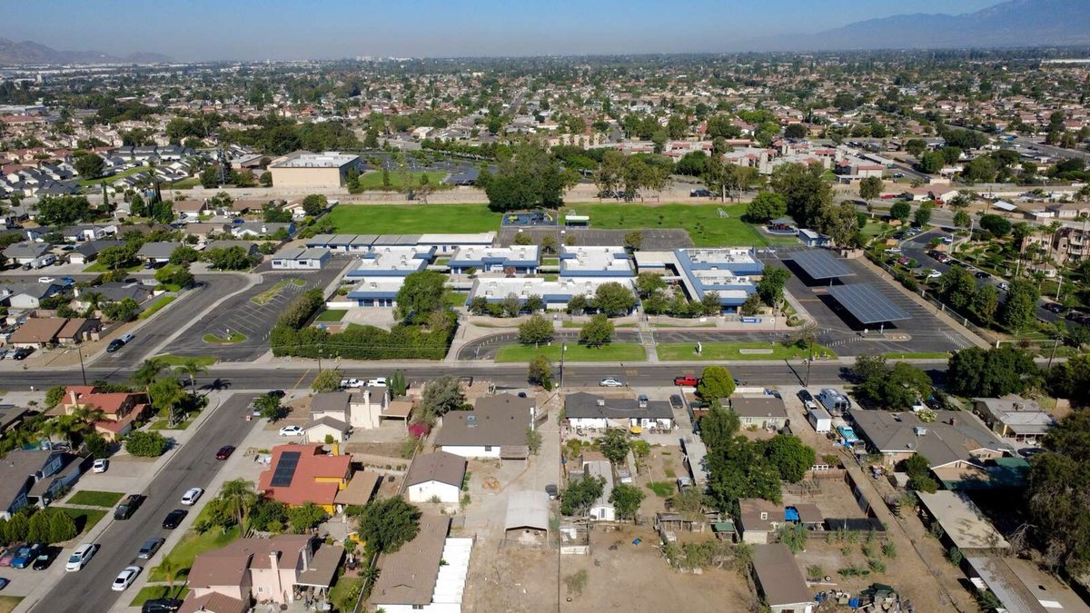Valencia High School area, CA - Rent fields, gyms, theaters and more in Rialto